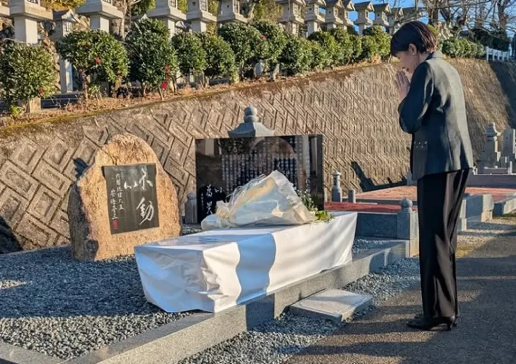 安倍晋三　墓参　高市早苗